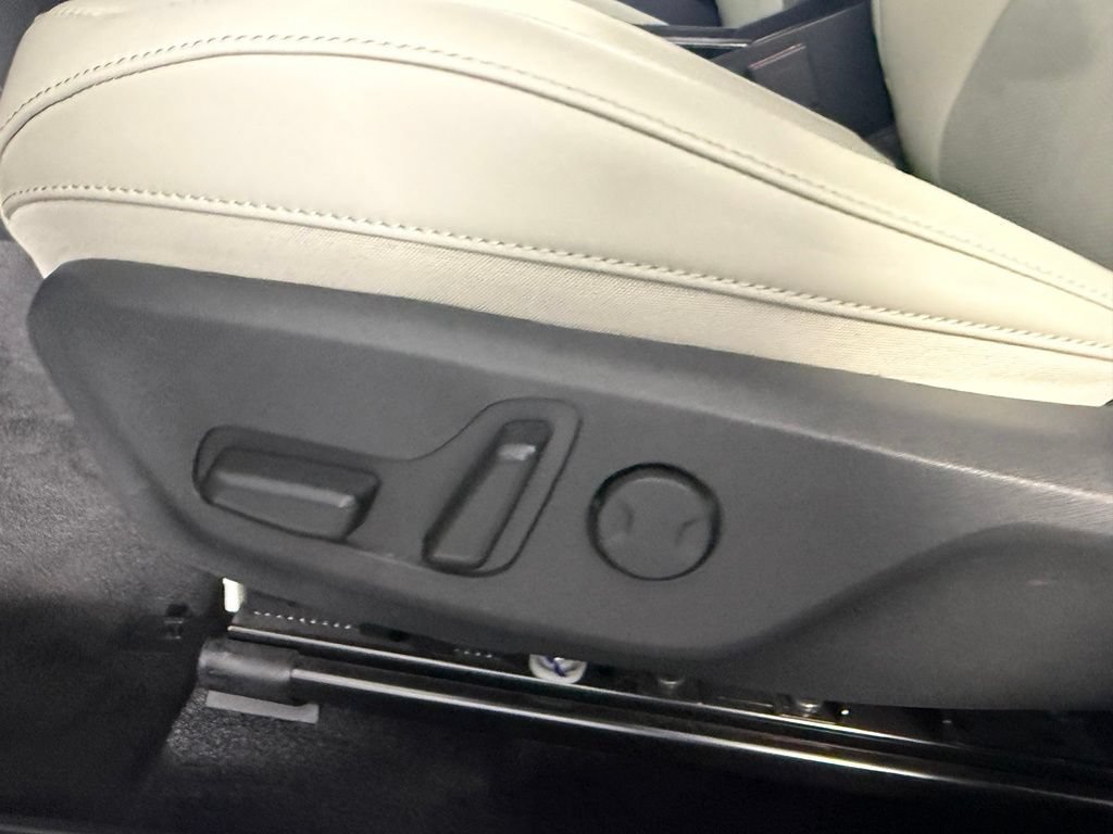 Used 2024 Kia Niro EX Touring FWD image 24