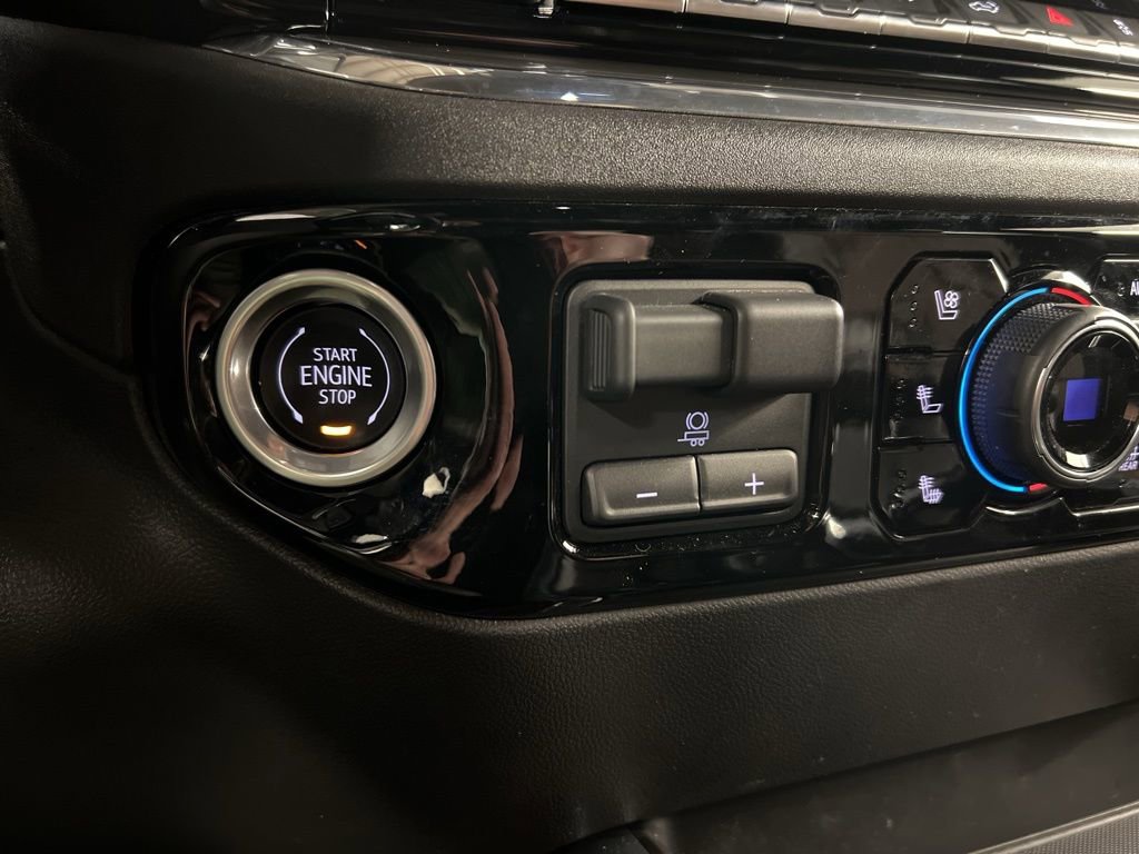 Used 2024 Chevrolet Silverado 1500 High Country w/ High Country Premium Package image 16