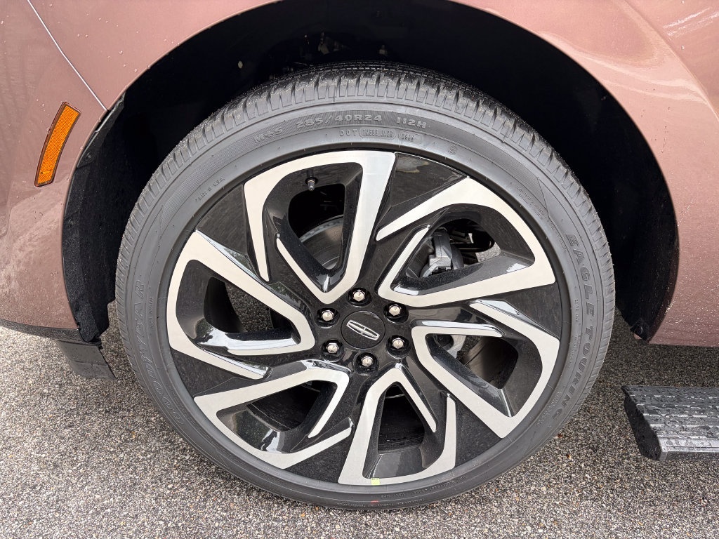 New 2027 Lincoln Navigator Black Label AWD/4WD image 76