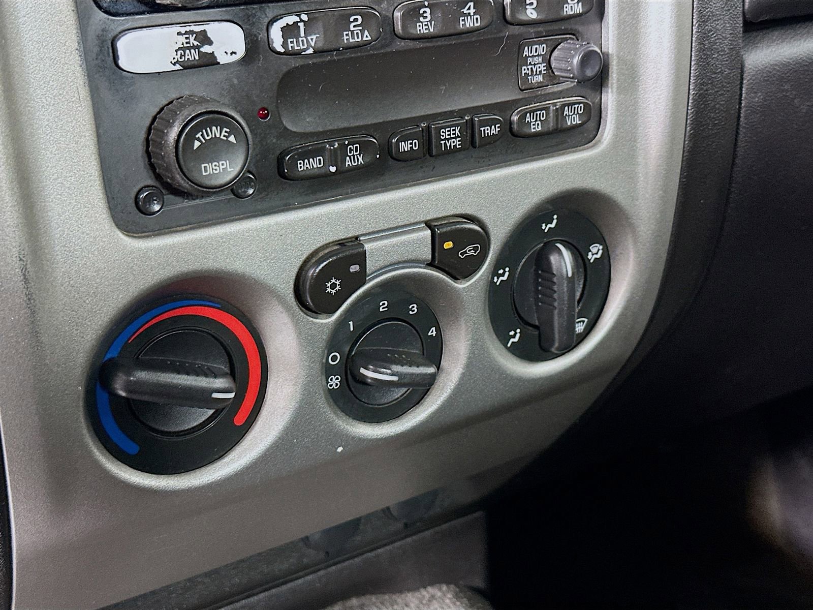 Used 2011 GMC Canyon SLE RWD image 15