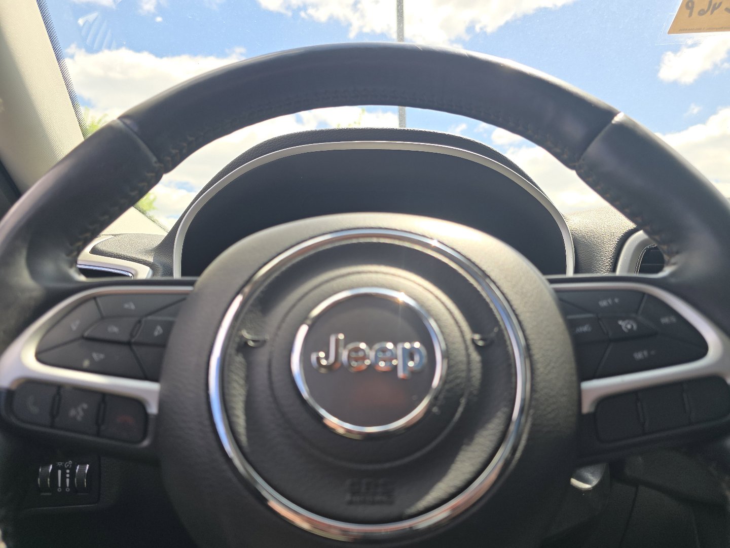 Used 2018 Jeep Compass Latitude w/ Popular Equipment Group AWD/4WD image 27