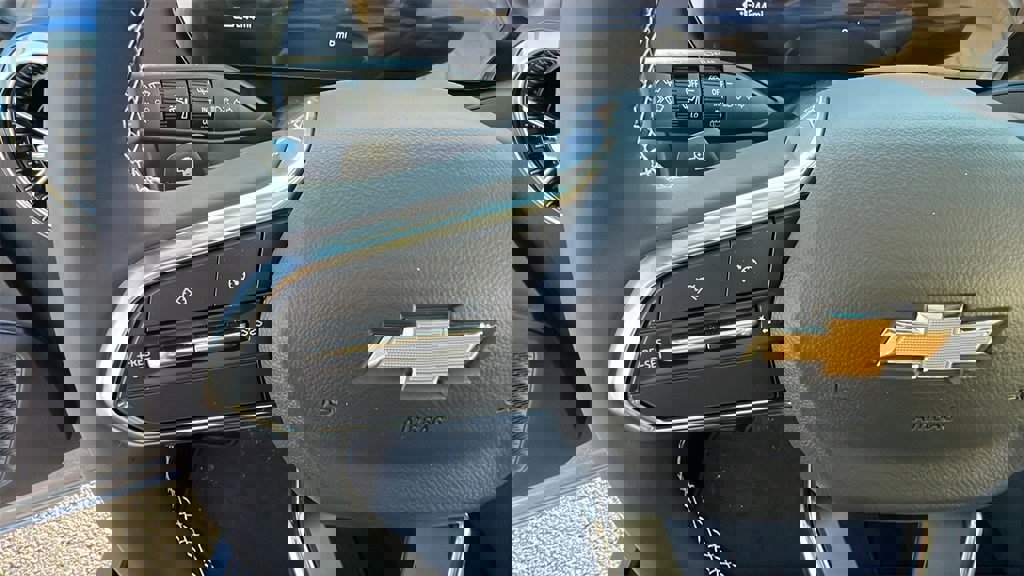 New 2026 Chevrolet Equinox EV LT image 18