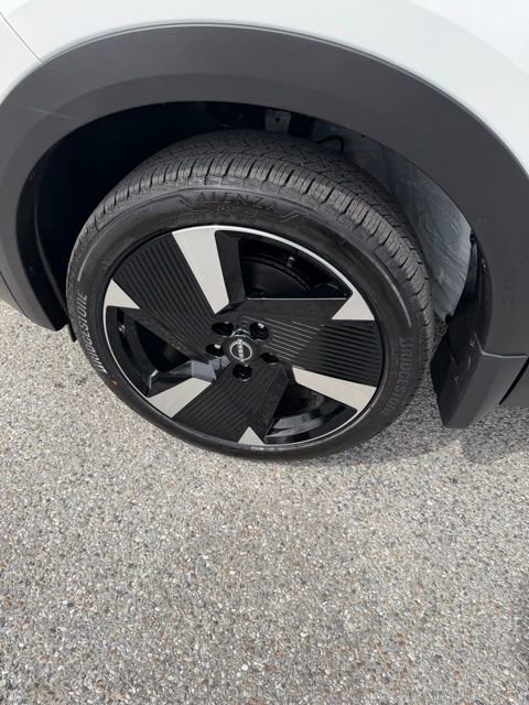 New 2026 Nissan Kicks SR AWD/4WD image 10