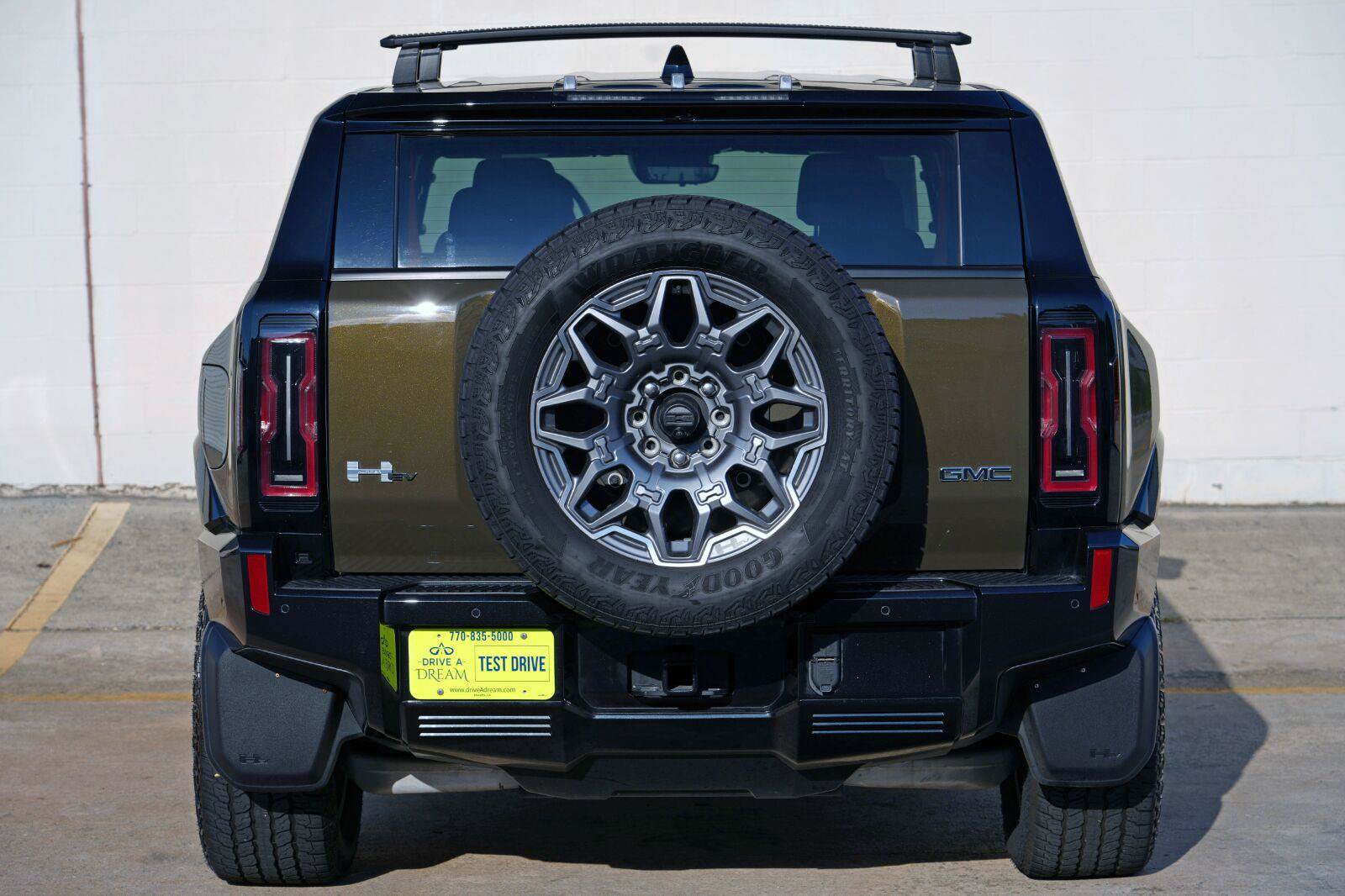 Used 2025 GMC Hummer EV 3X w/ LPO, Roof Cross Rail Package AWD/4WD image 59
