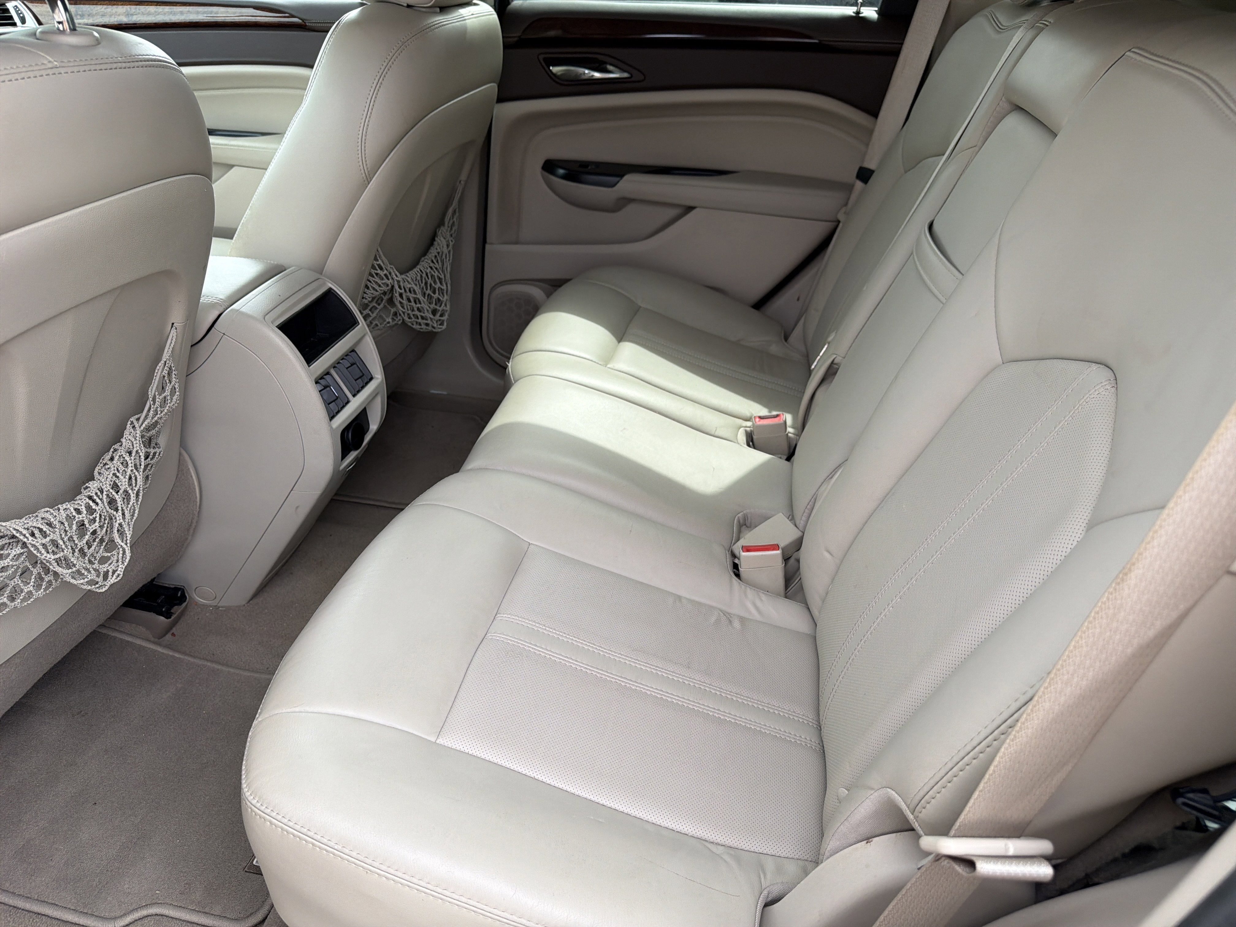 Used 2016 Cadillac SRX Luxury w/ Driver Awareness Package FWD image 13