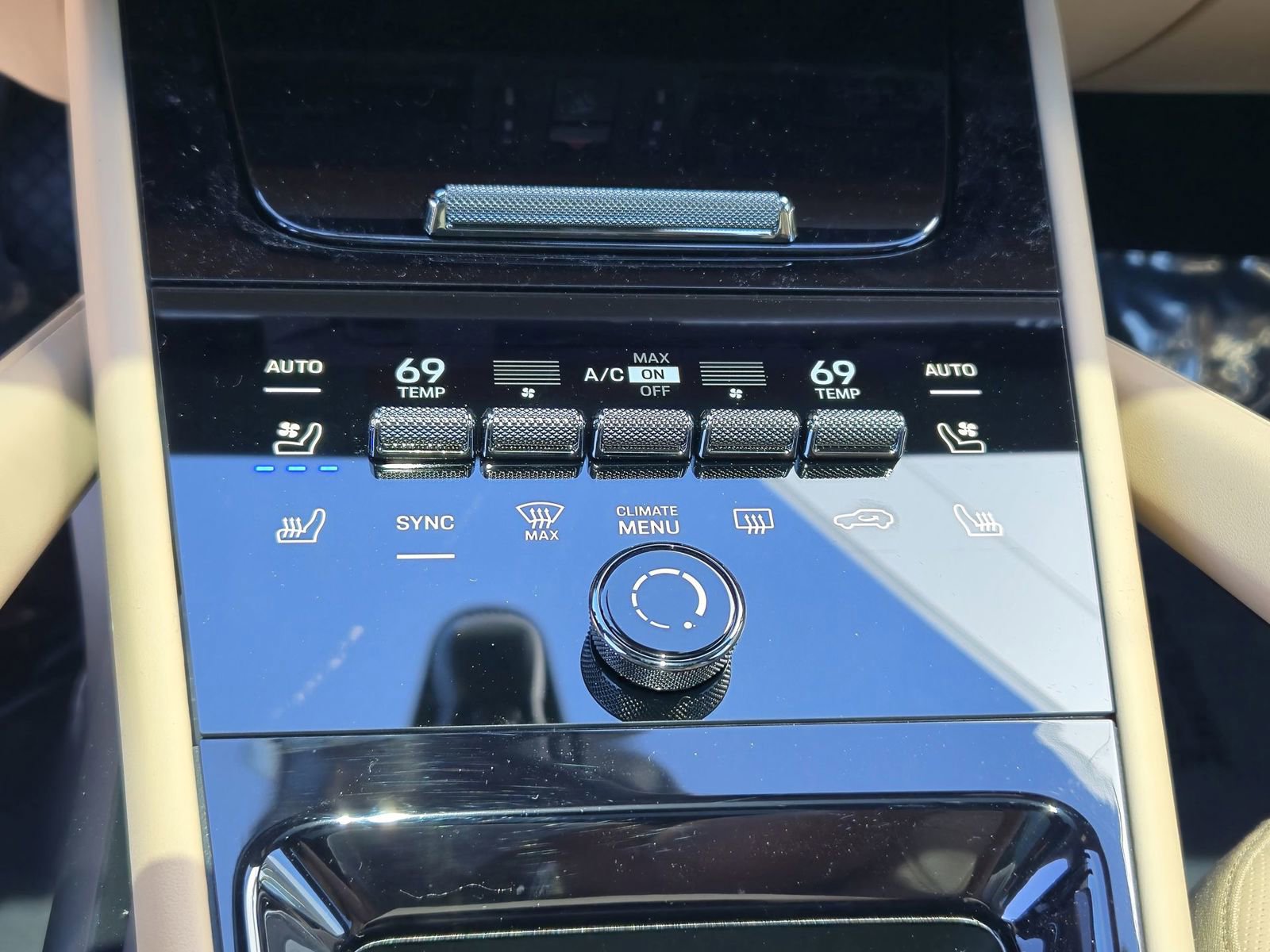 New 2025 Porsche Cayenne image 26