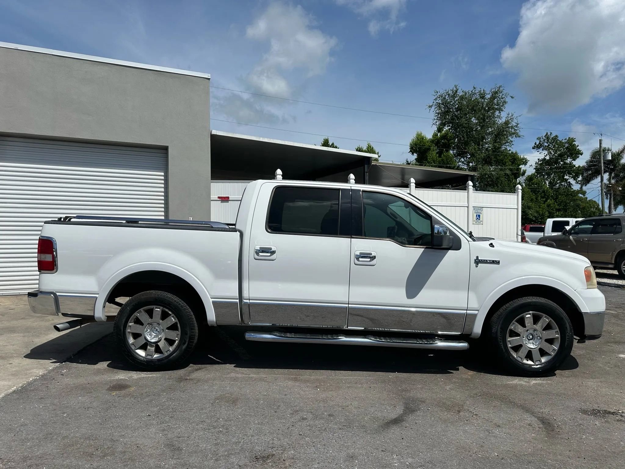 Used 2006 Lincoln Mark LT 2WD image 5