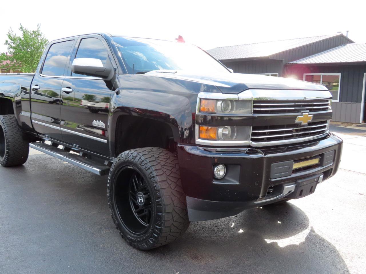 Used 2015 Chevrolet Silverado 2500 High Country w/ Duramax Plus Package AWD/4WD image 17