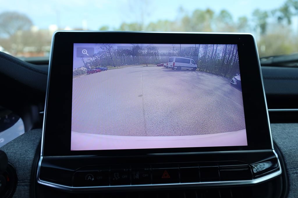 Used 2024 Jeep Compass Latitude image 7