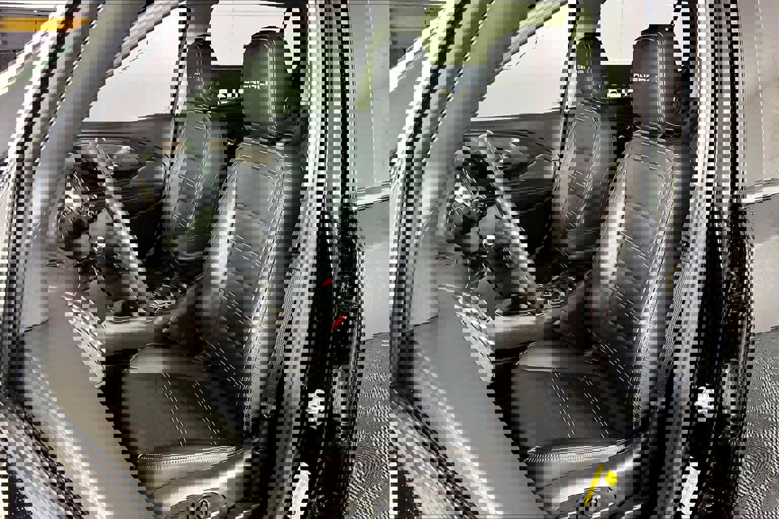 Used 2023 GMC Terrain Denali w/ Black Diamond Edition AWD/4WD image 8