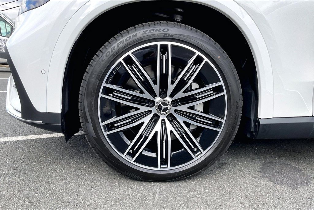 New 2027 Mercedes-Benz EQE 320 4MATIC SUV image 11