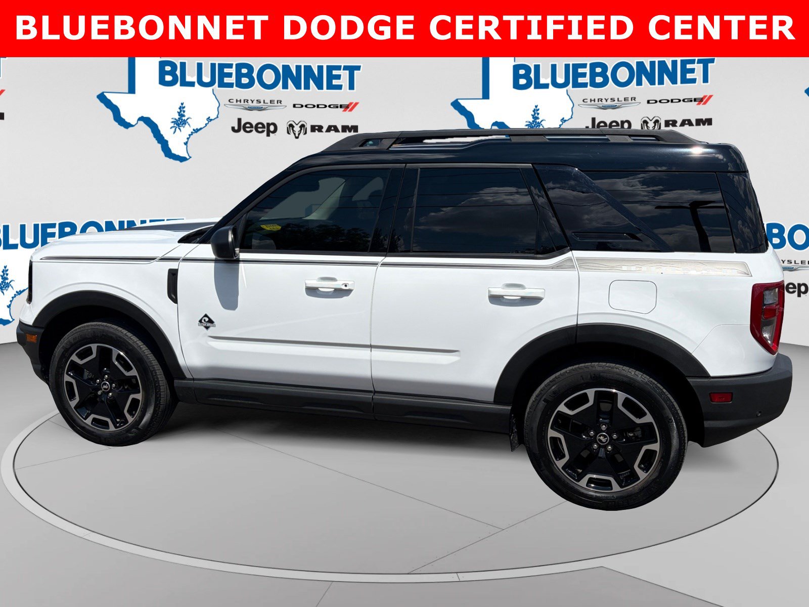 Used 2024 Ford Bronco Sport Outer Banks w/ Tech Package AWD/4WD image 8