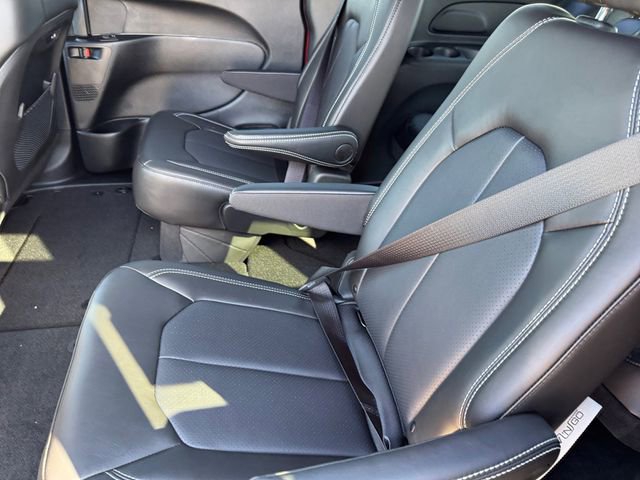 New 2026 Chrysler Pacifica Select image 16