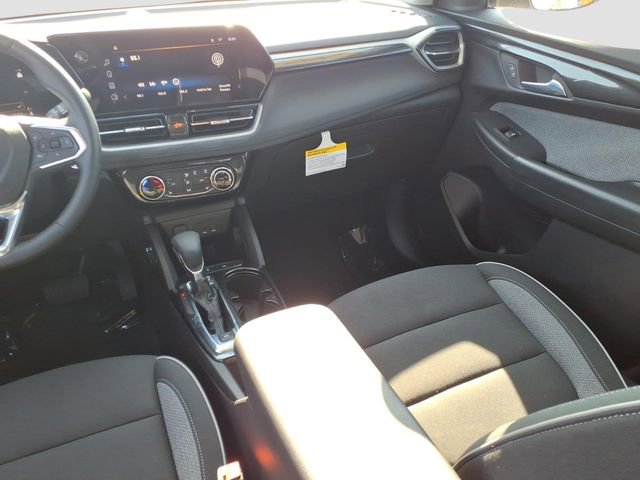 Used 2025 Chevrolet TrailBlazer LT w/ LT Cold Weather Package image 6