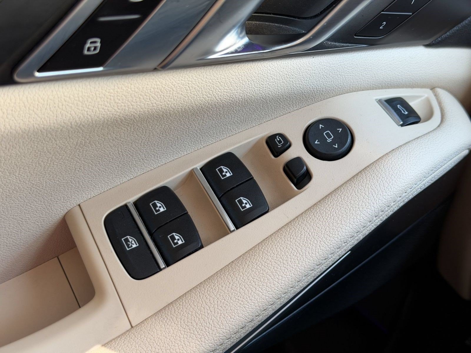 Used 2022 BMW X5 sDrive40i w/ Premium Package RWD image 13