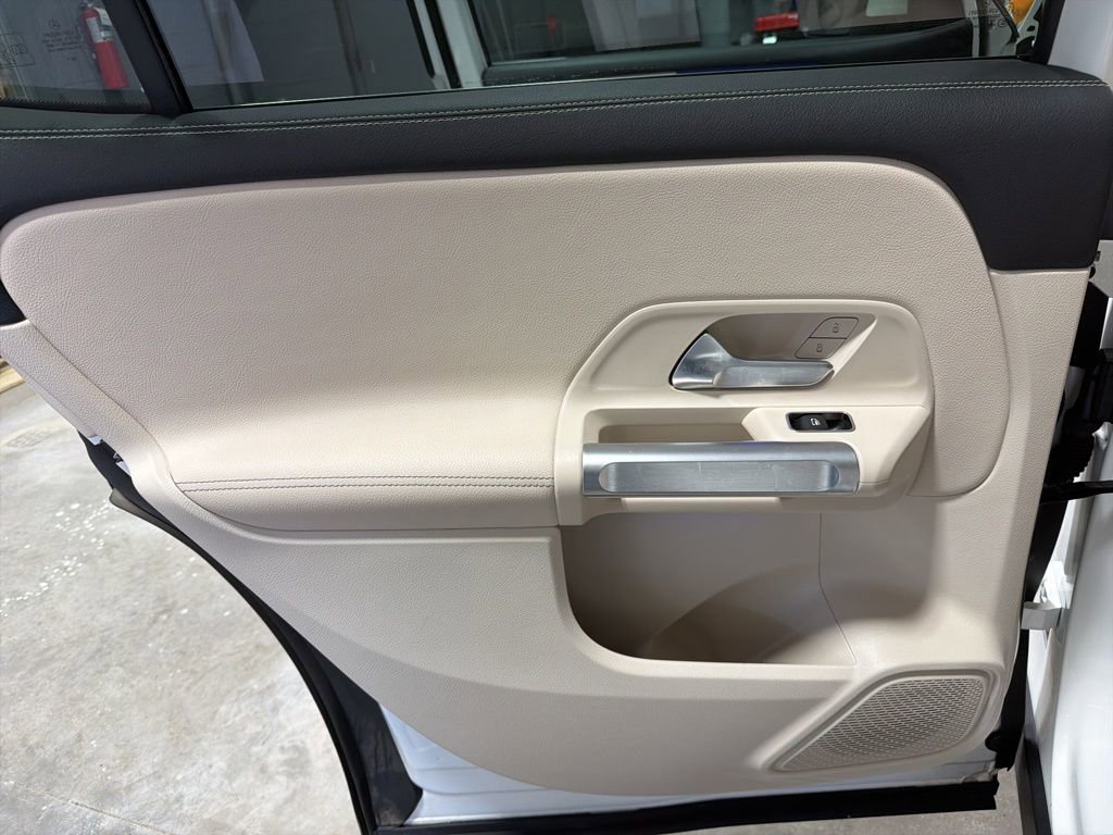 Used 2023 Mercedes-Benz GLB 250 GLB 250 image 19