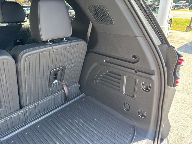 Used 2025 GMC Acadia Elevation w/ Elevation Premium Package image 21