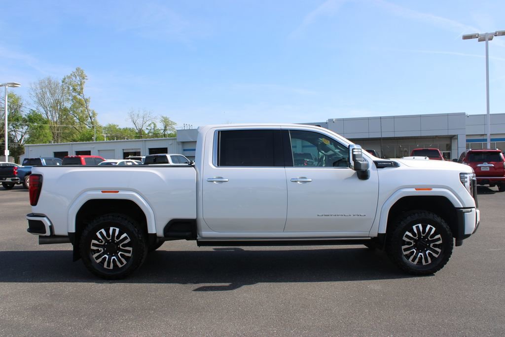 Used 2025 GMC Sierra 2500 Denali Ultimate image 11