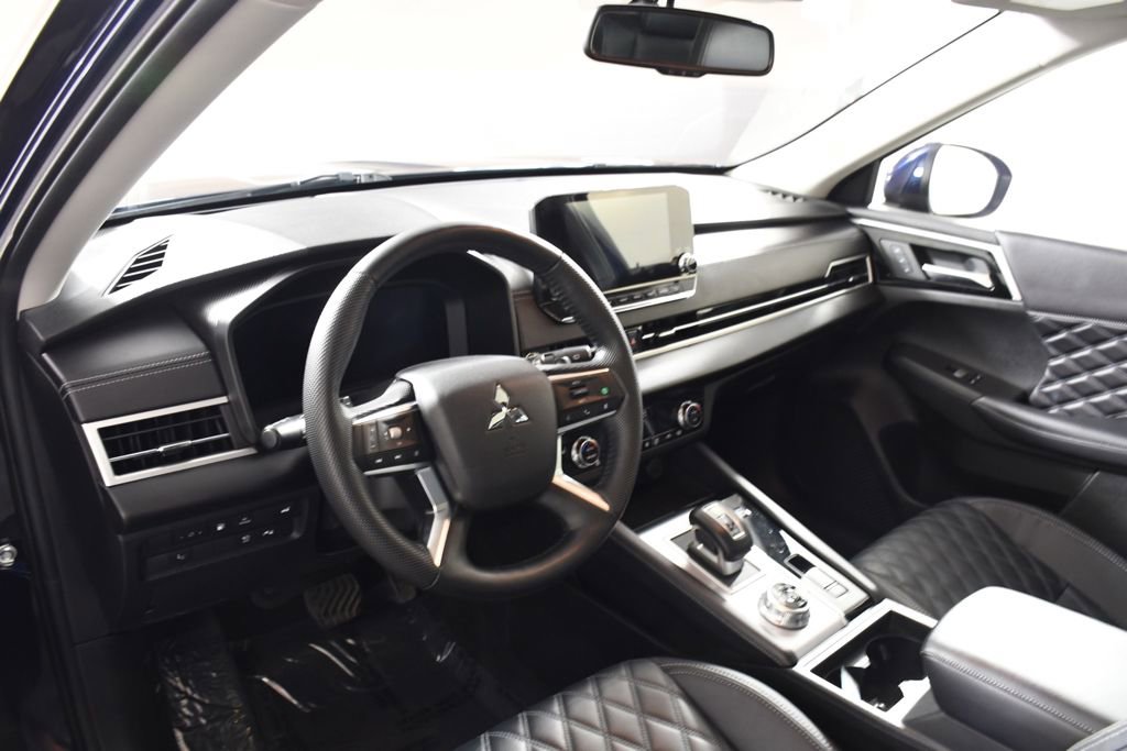Used 2023 Mitsubishi Outlander SEL image 12