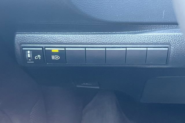 Used 2024 Toyota Corolla SE w/ SE Package image 34