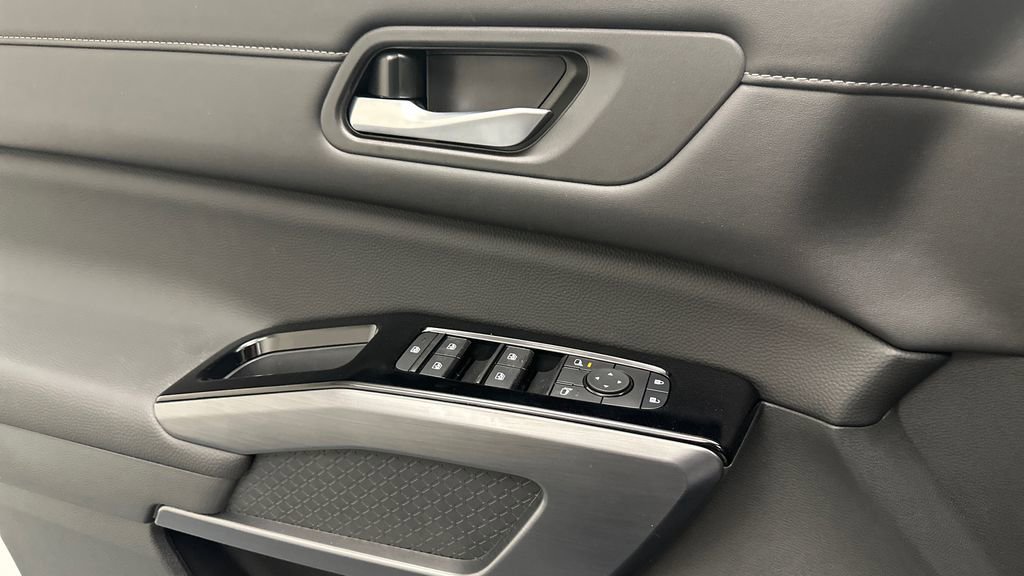 New 2026 Nissan Pathfinder SL AWD/4WD image 15