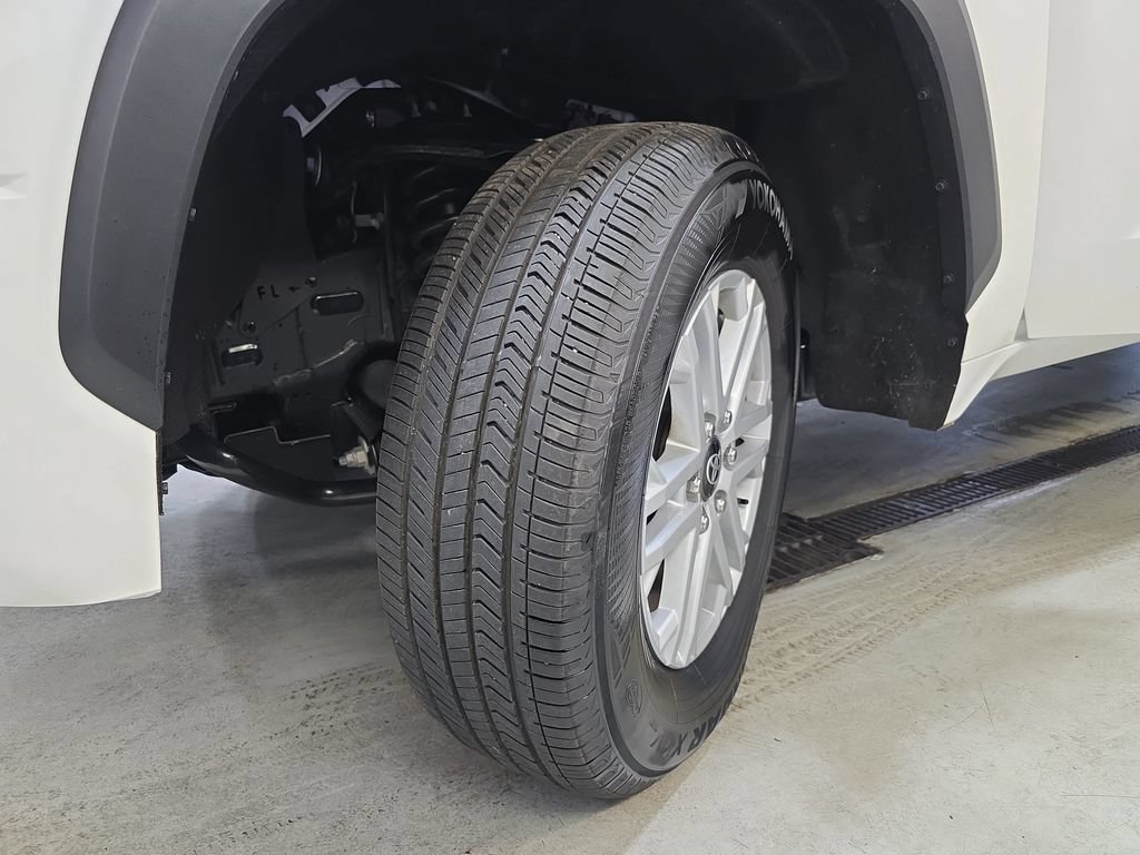 Certified 2025 Toyota Tundra SR5 AWD/4WD image 34