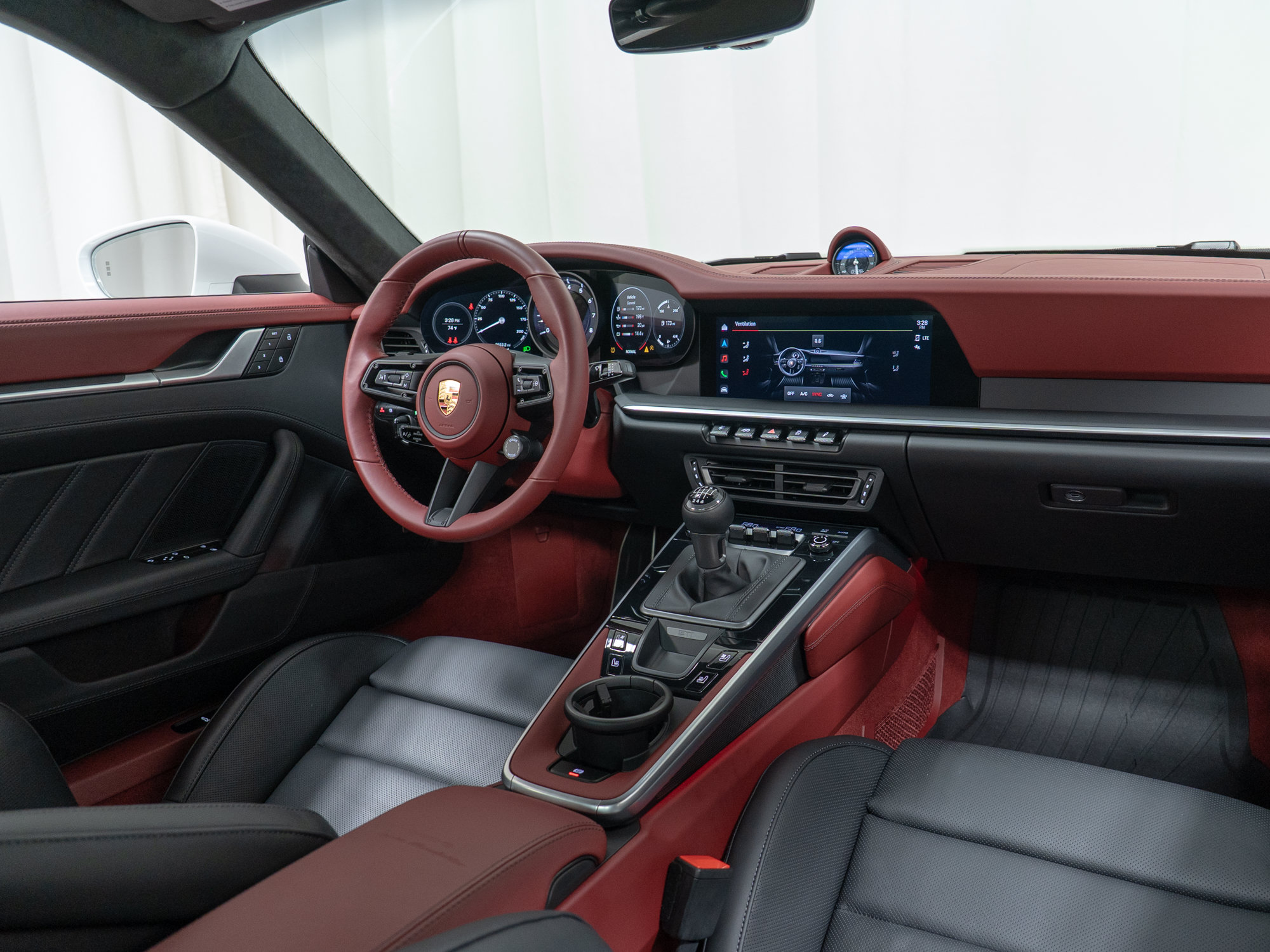 Certified 2024 Porsche 911 Carrera GTS RWD image 22