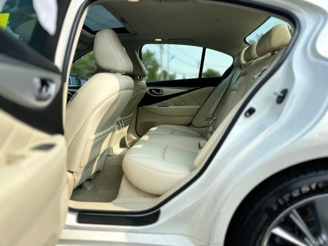 Used 2019 INFINITI Q50 Luxe w/ Essential Package (3.0T Luxe) AWD/4WD image 18