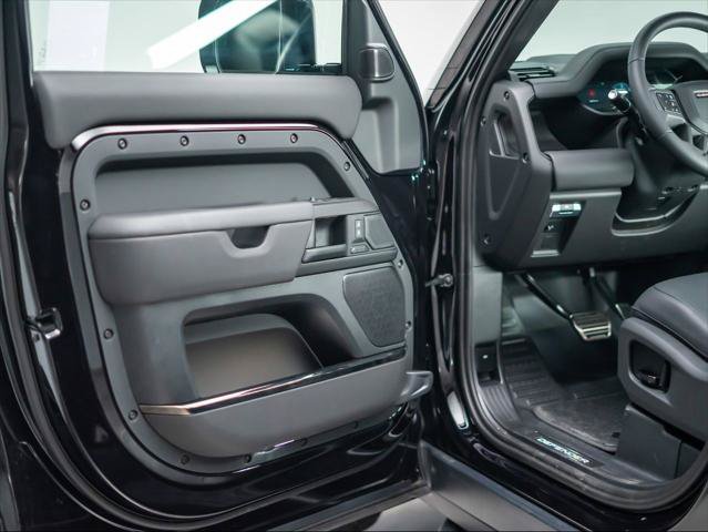 New 2026 Land Rover Defender 110 OCTA AWD/4WD image 23