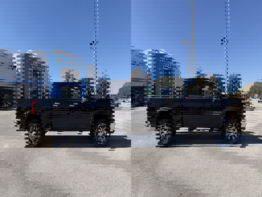 New 2026 Chevrolet Silverado 2500 LTZ w/ LTZ Premium Package image 3