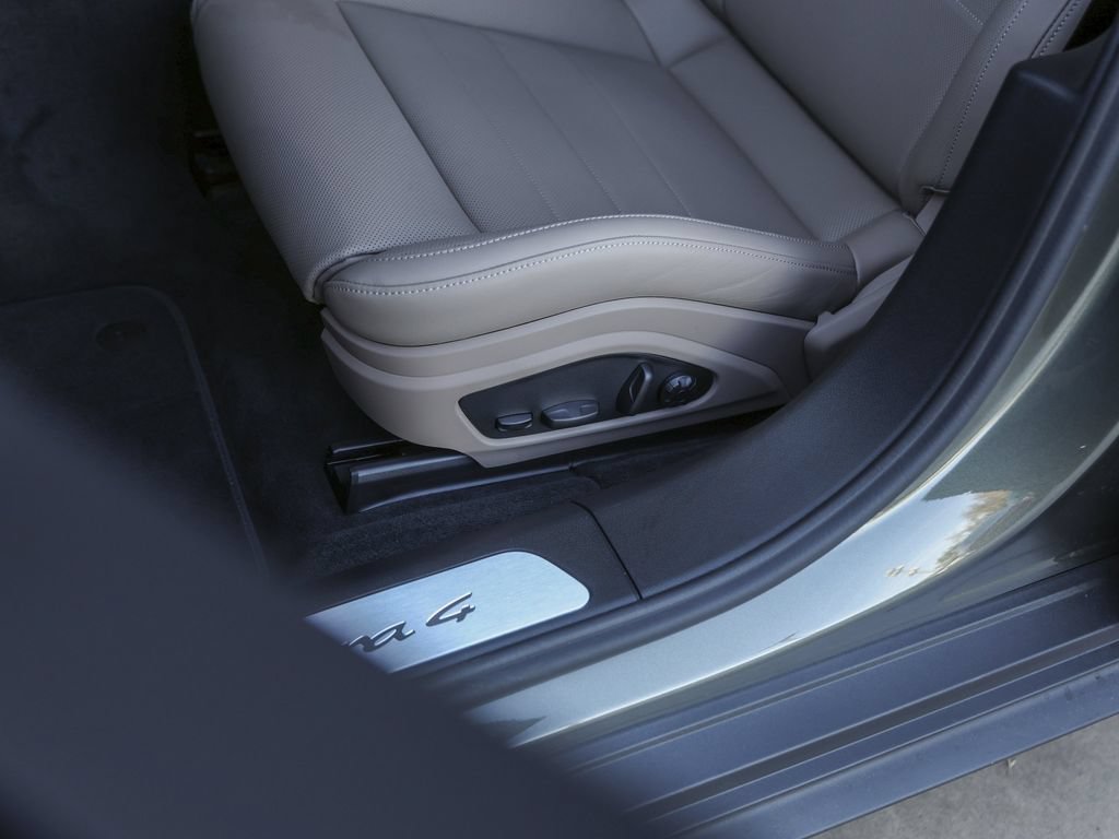 New 2026 Porsche Panamera 4 AWD/4WD image 13