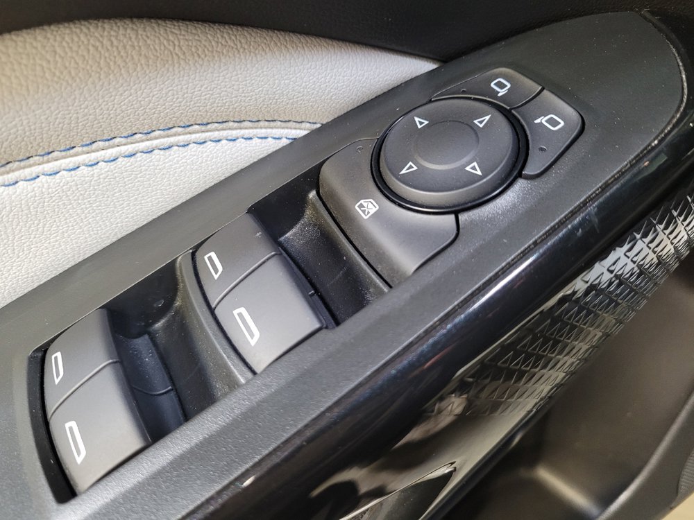 Used 2025 Chevrolet Trax LT FWD image 27