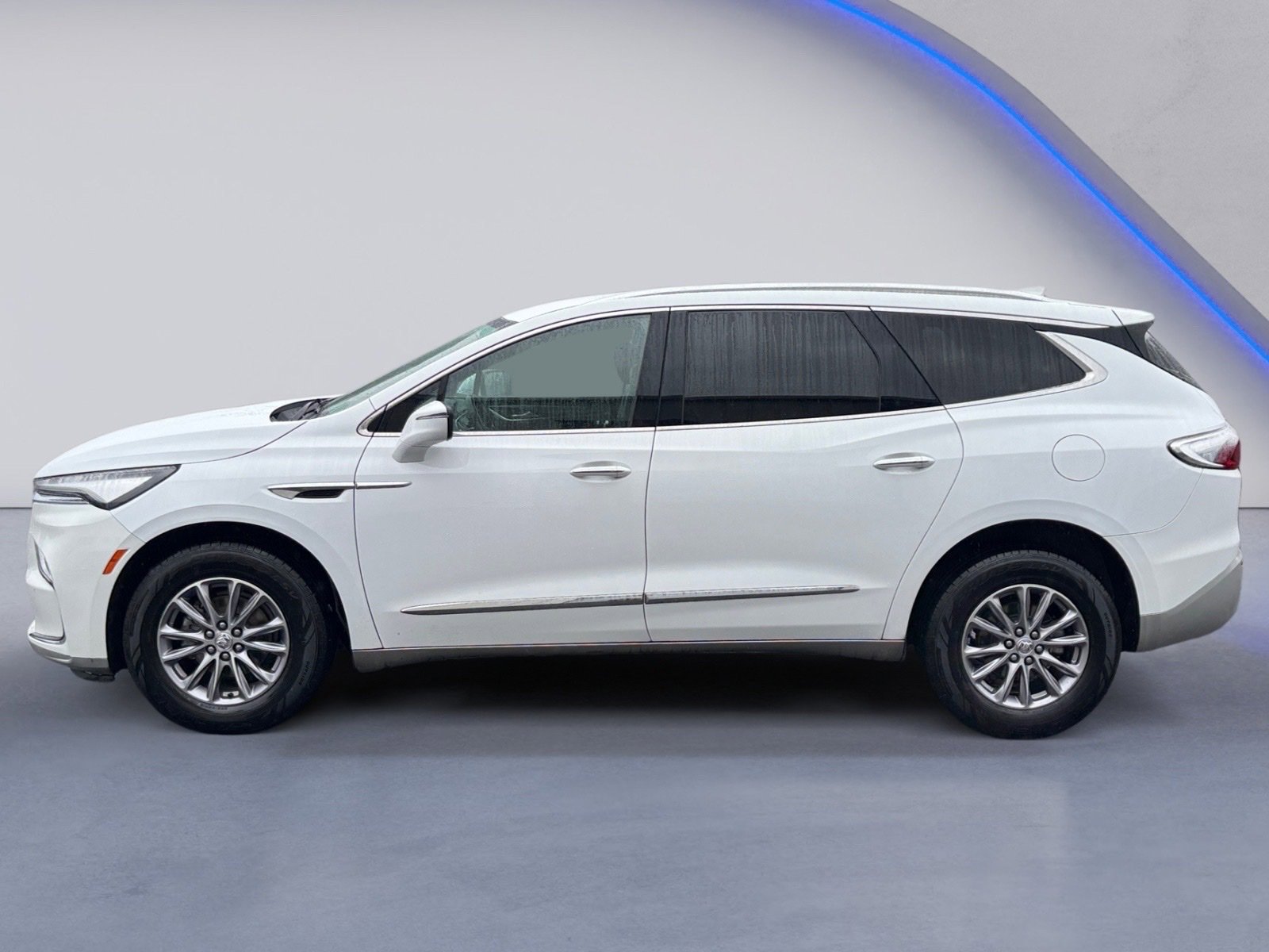 Used 2023 Buick Enclave Essence image 12