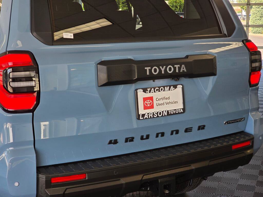 Certified 2025 Toyota 4Runner TRD Off-Road Premium AWD/4WD image 12