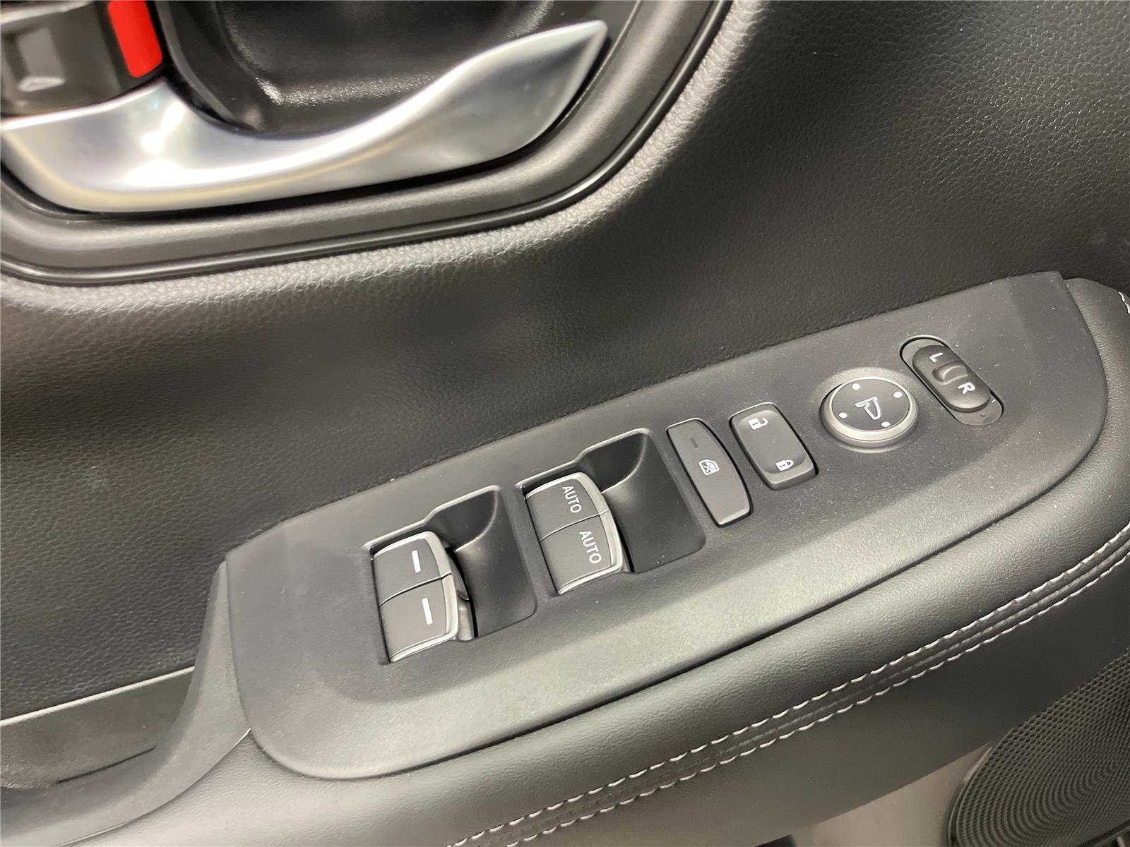 New 2026 Honda HR-V EX-L image 13