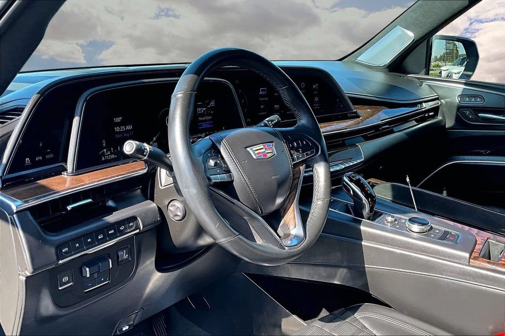 Used 2021 Cadillac Escalade ESV Premium Luxury Platinum AWD/4WD image 17