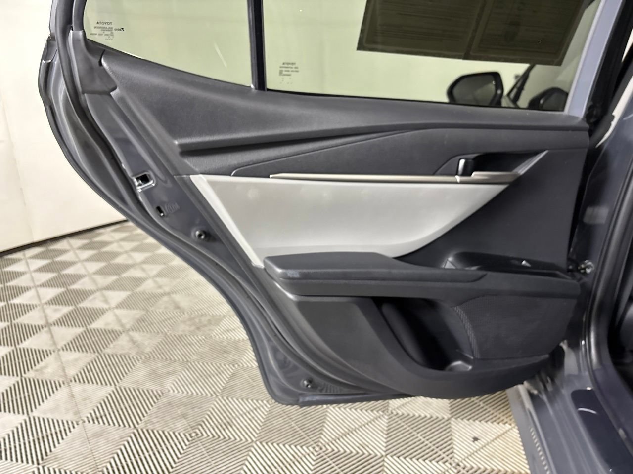 Used 2025 Toyota Camry SE FWD image 23