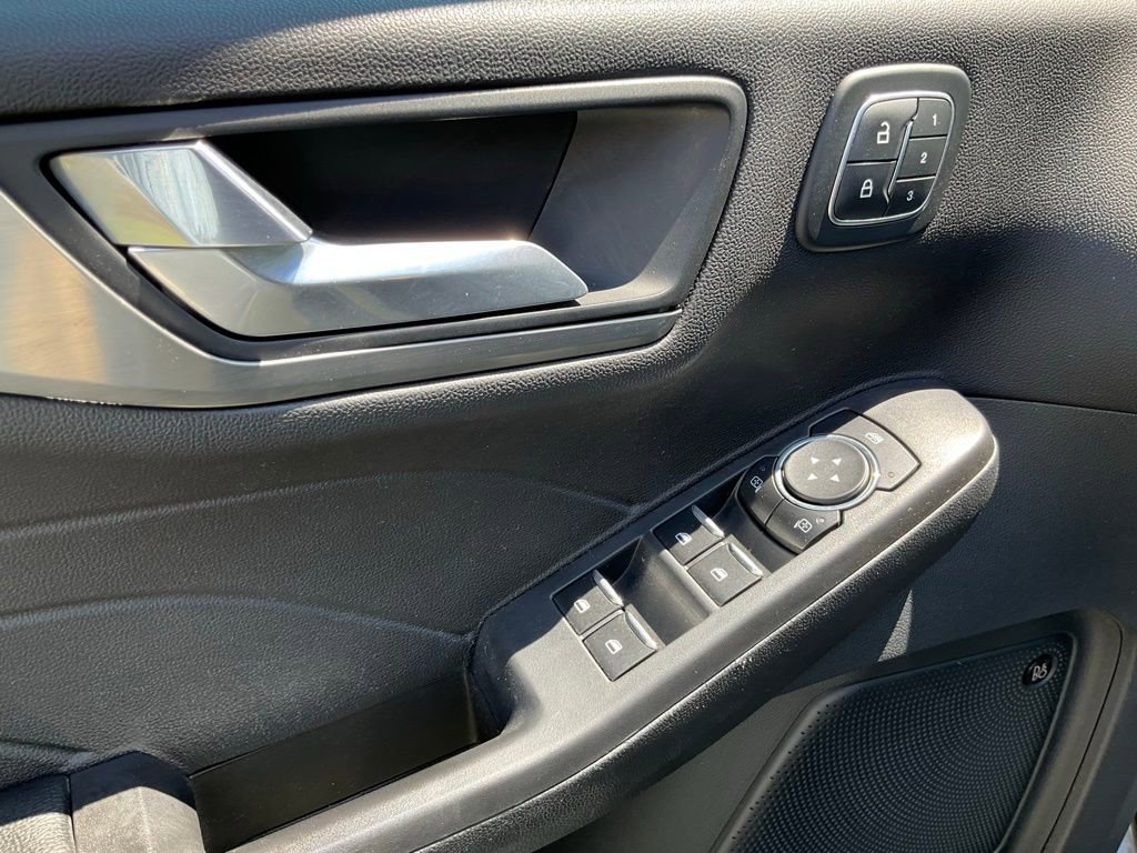 Certified 2021 Ford Escape Titanium w/ Class II Trailer Tow Package AWD/4WD image 24