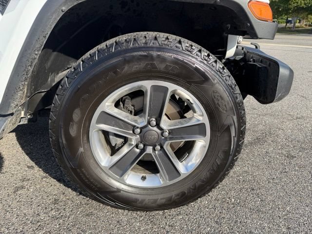 Used 2019 Jeep Wrangler Unlimited Sahara w/ LED Lighting Group AWD/4WD image 47