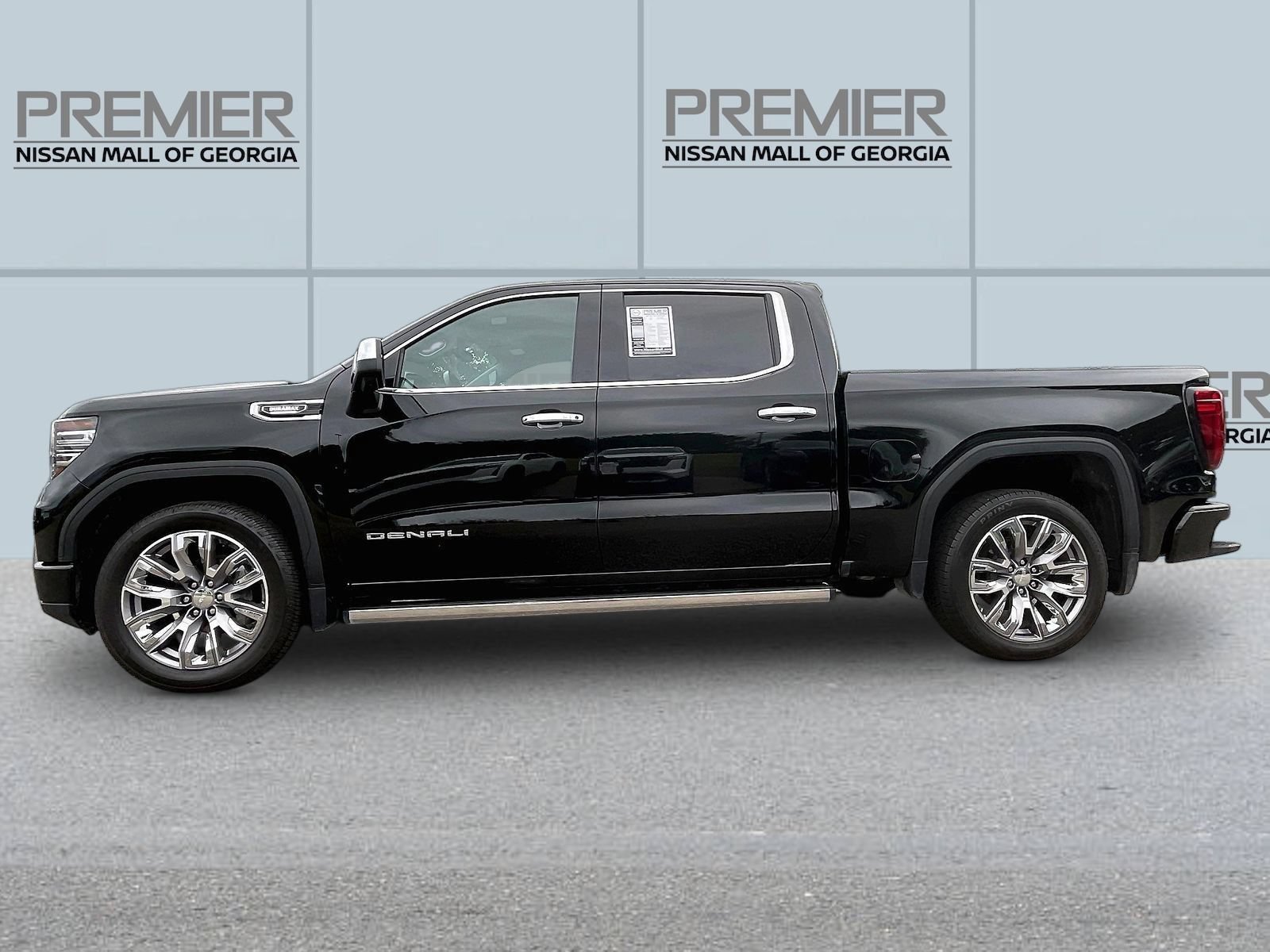 Used 2023 GMC Sierra 1500 Denali AWD/4WD image 4