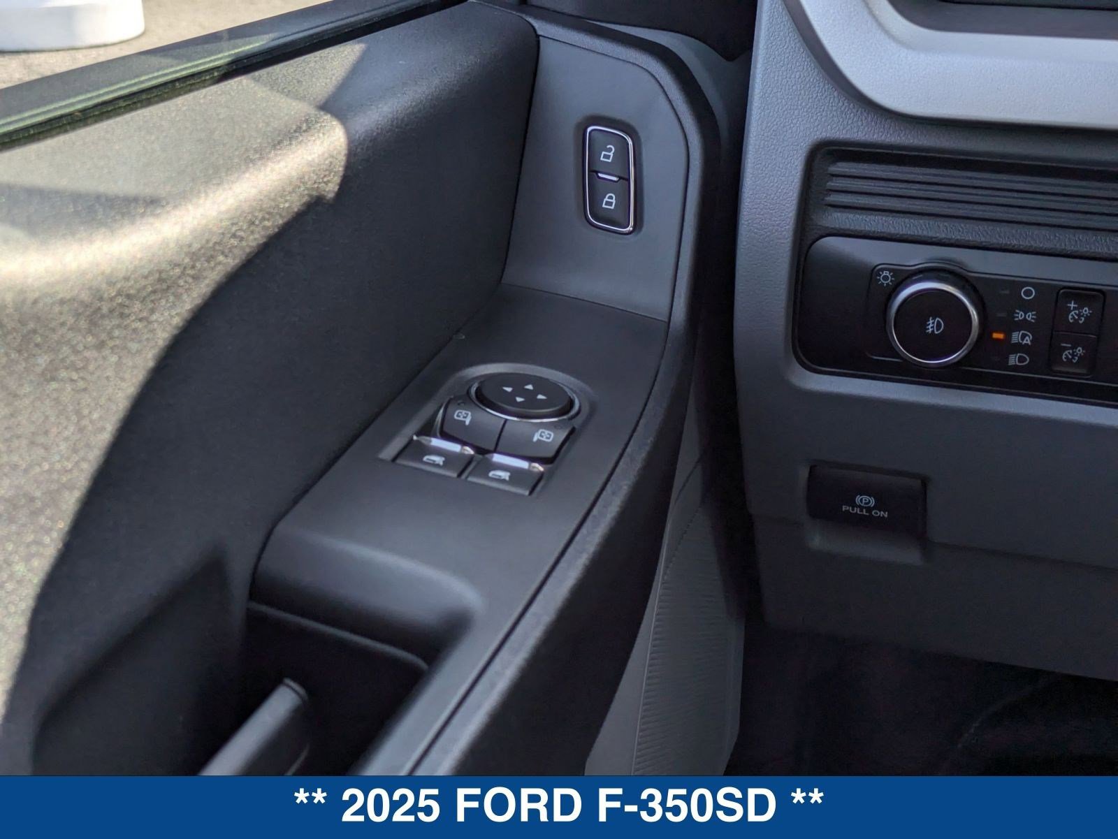 New 2025 Ford F350 XL w/ XL Chrome Package image 19