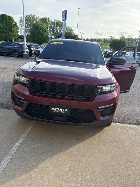 Used 2025 Jeep Grand Cherokee Limited w/ Black Appearance Package image 3