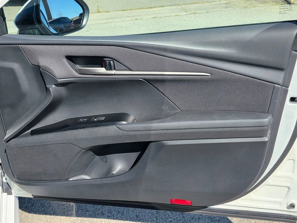 Used 2025 Toyota Camry LE image 24