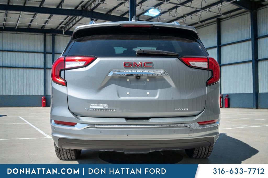 Used 2024 GMC Terrain Denali AWD/4WD image 32