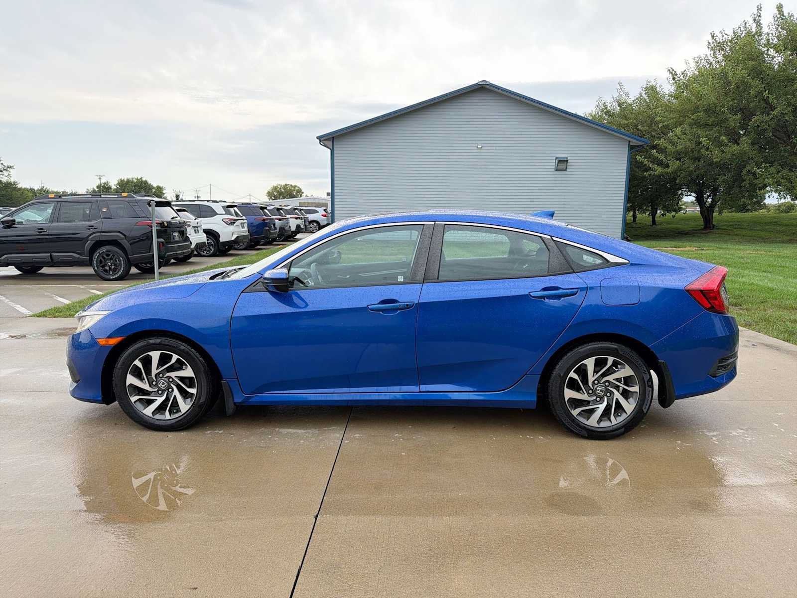 Used 2017 Honda Civic EX image 3