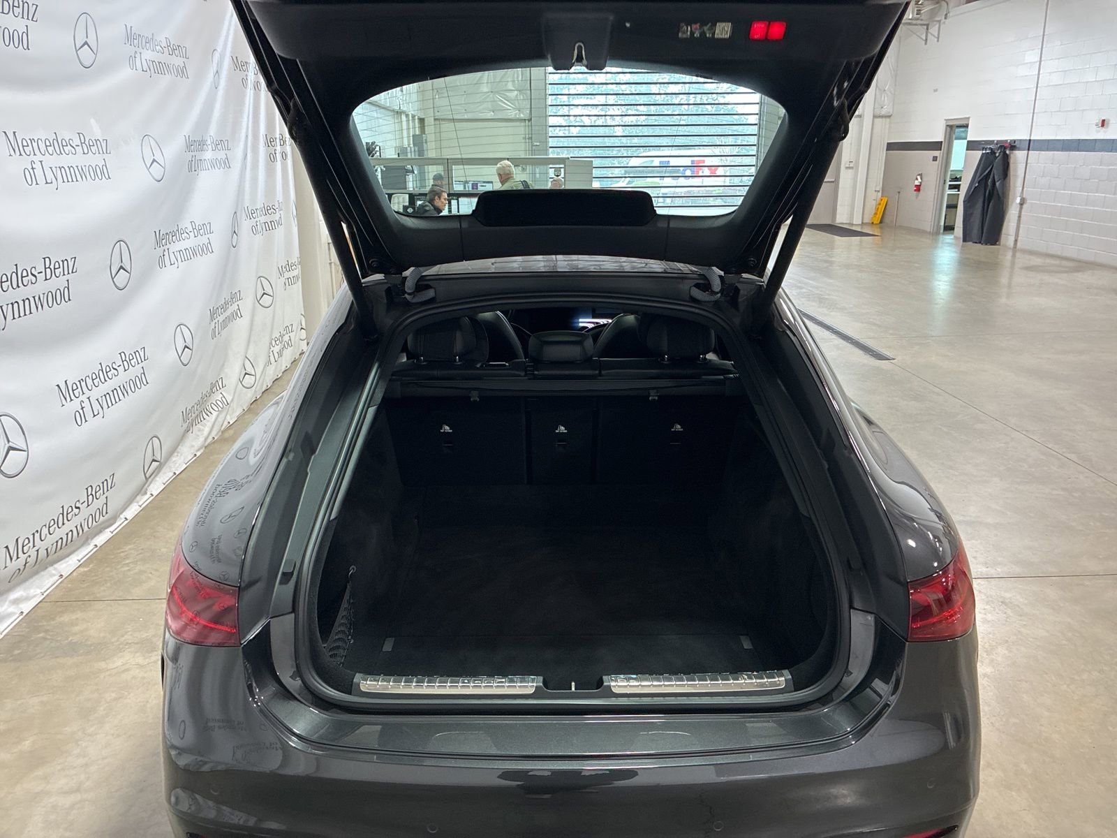 Used 2023 Mercedes-Benz EQS 580 4MATIC Sedan image 5