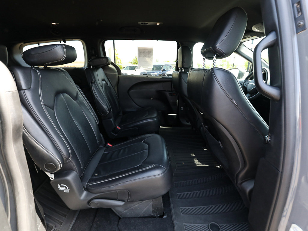 Used 2022 Chrysler Pacifica Touring-L w/ S Appearance Package FWD image 21