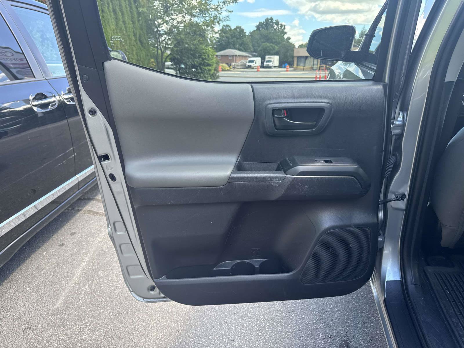 Certified 2023 Toyota Tacoma SR AWD/4WD image 11