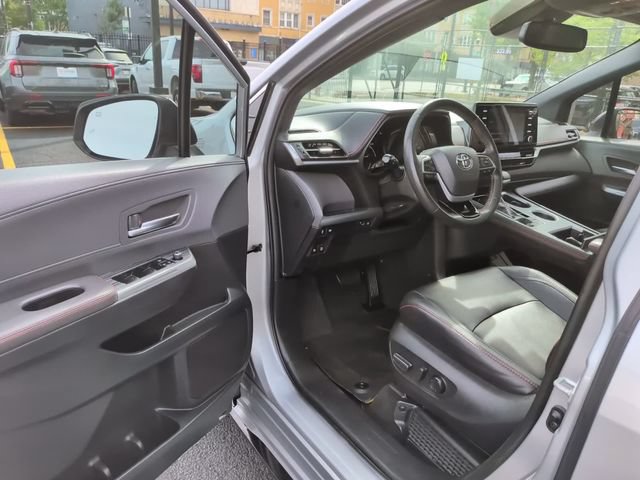 Certified 2021 Toyota Sienna XSE AWD/4WD image 9