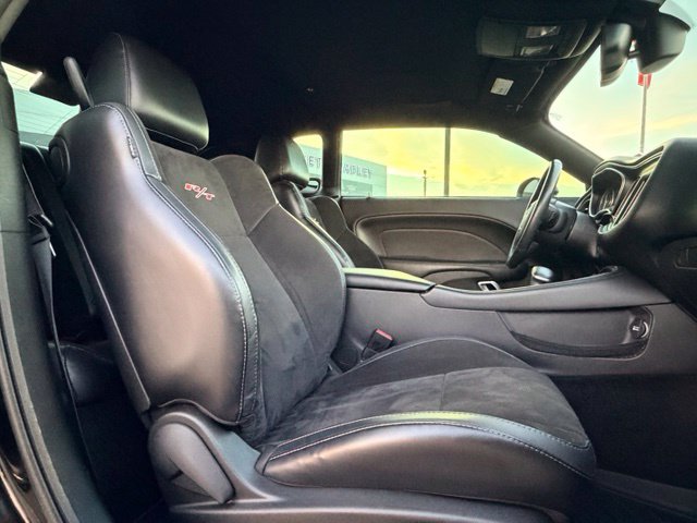 Used 2015 Dodge Challenger R/T Plus RWD image 24